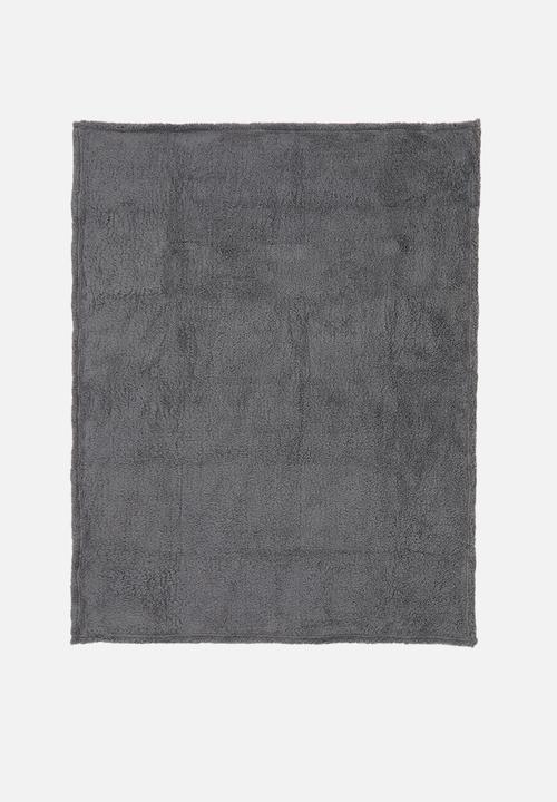 Linen House - Teddy throw - charcoal
