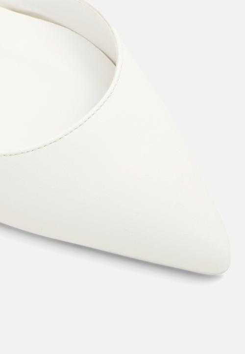 Call It Spring - Yris court heel - white
