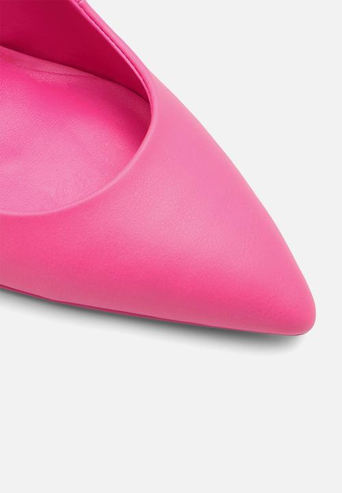 Call It Spring - Laurelle court heel - bright pink