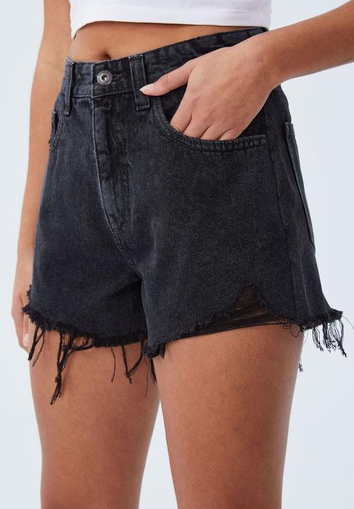 Cotton On - High mom denim short - graphite black 