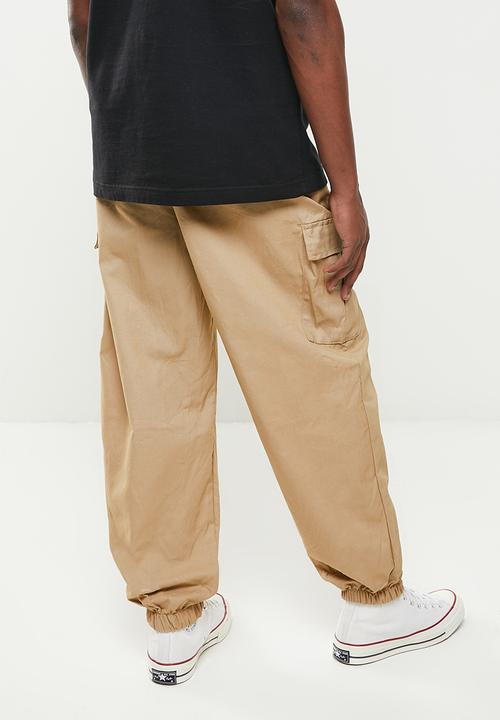 basicthread - Slim fit cuffed chino - tan