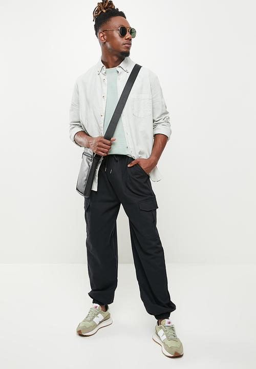 basicthread - Slim fit cuffed chino - black