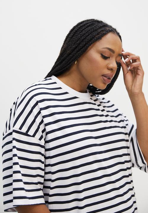 Superbalist - Dropped shoulder T-shirt dress - white & black
