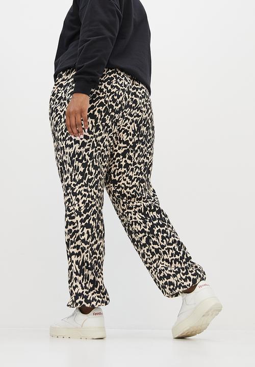 Superbalist - Printed pull on jogger - black & neutral