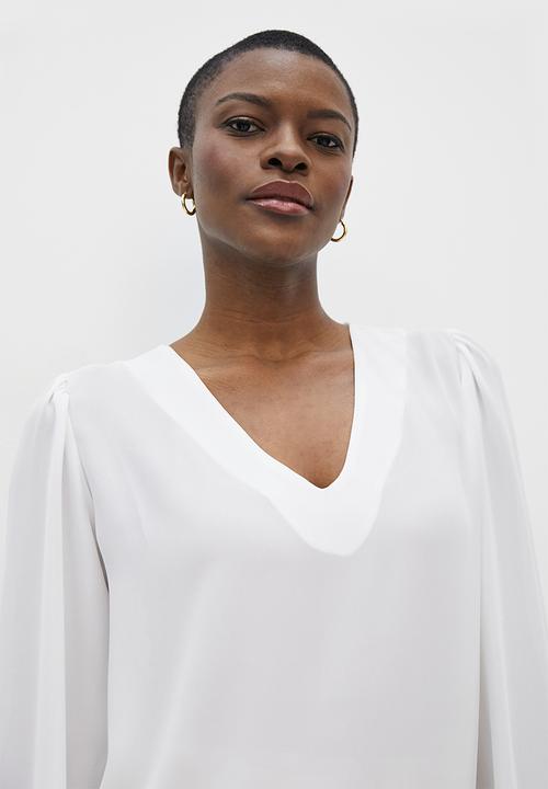 edit - V-neck shoulder shell blouse - milk