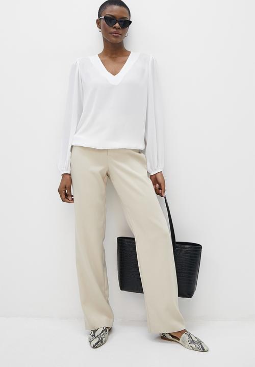 edit - V-neck shoulder shell blouse - milk