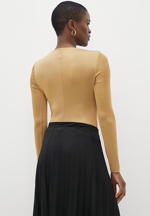 MILLA - Slinky rib slash neck top - camel