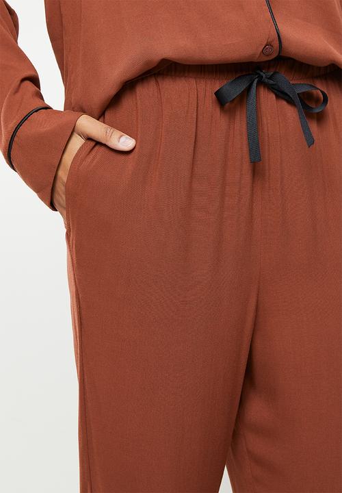 Superbalist - Sleep shirt & pants set - chocolate