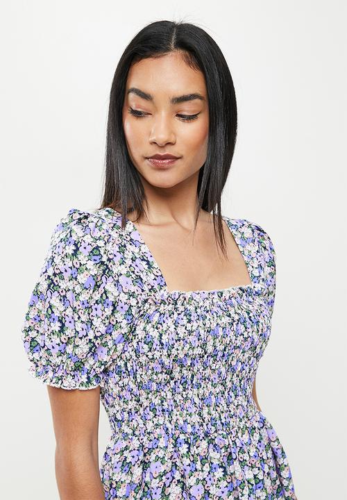 Missguided - Petite shirred bust puff sleeve mini dress - multi
