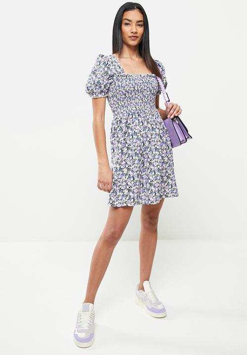 Missguided - Petite shirred bust puff sleeve mini dress - multi