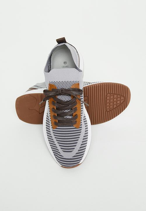 POLO - 3d knitted runner - grey