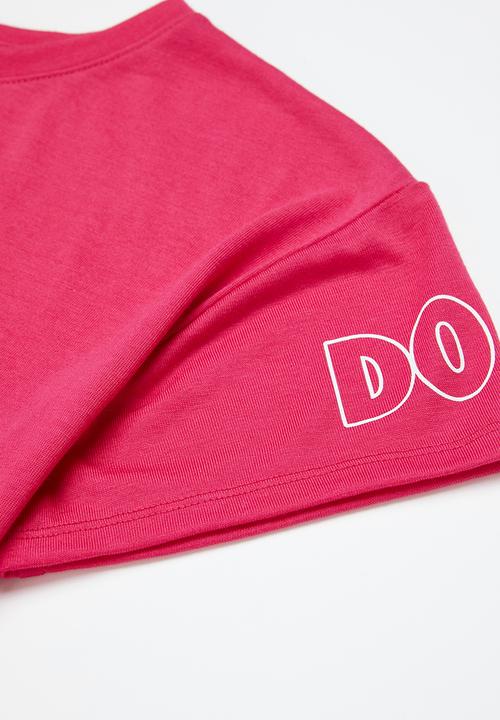 Nike - Nkg short sleeve graphic tee - rush pink