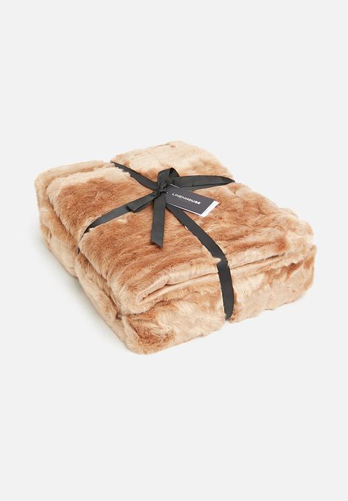 Linen House - Selma faux fur throw - brandy