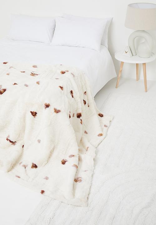 Linen House - Weston throw - vanilla