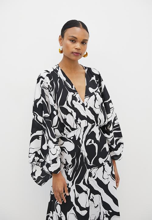 MILLA - Caped sleeve dress - black & white