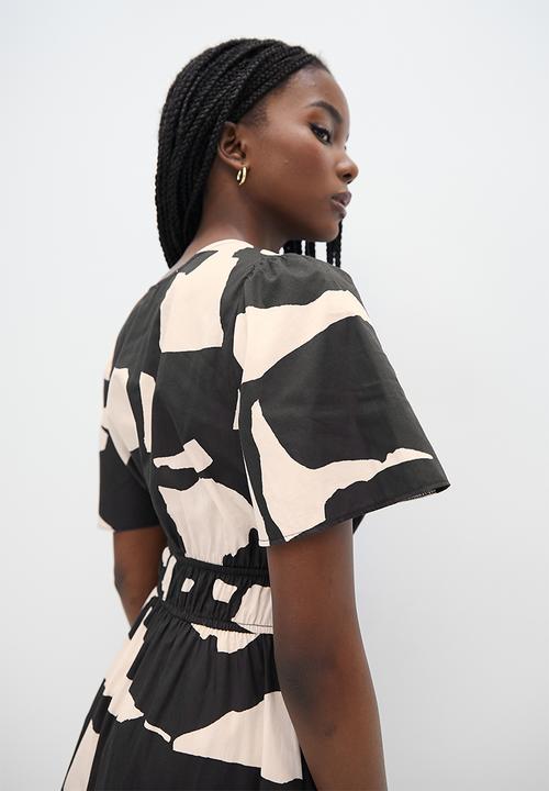 Superbalist - Fit and flare midi - bold cut out
