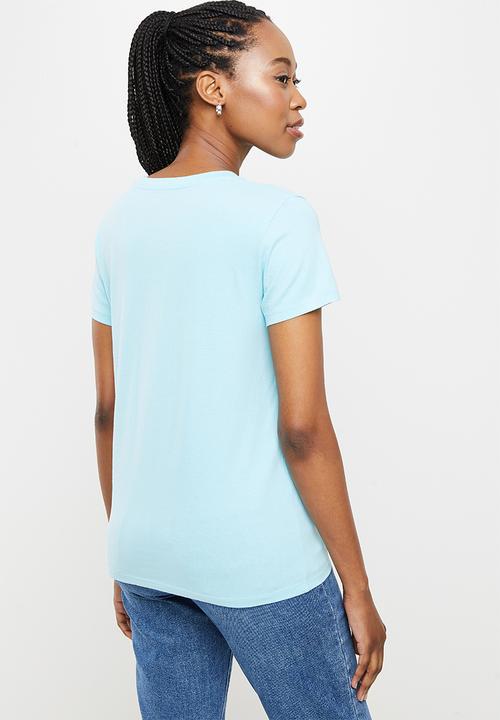 Levi’s® - The perfect tee poster logo daisy chest hit angel - blue