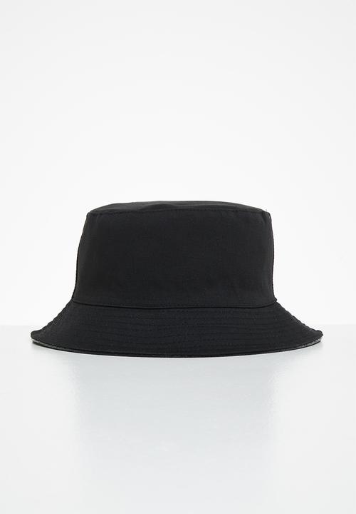 Superbalist - Faux snakeskin bucket hat - black