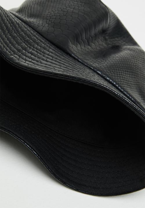 Superbalist - Faux snakeskin bucket hat - black