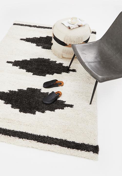 Fotakis - Gipsy shaggy rug - trio triangles black
