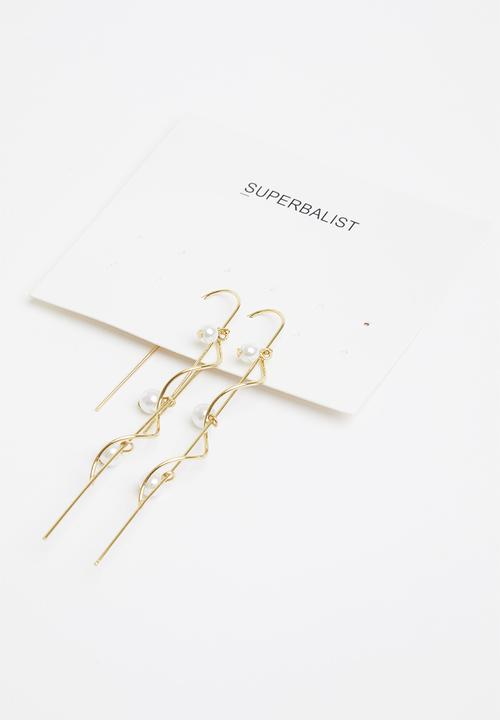 Superbalist - Ambar faux pearl earrings - gold & cream