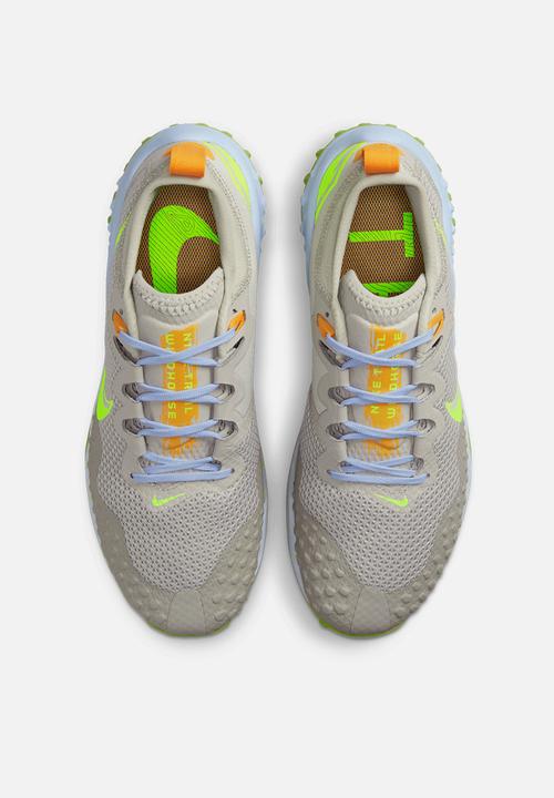 Nike - Wildhorse 7 - lt iron ore/volt-cobblestone-kumquat