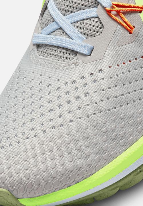 Nike - React pegasus trail 4 - lt iron ore/volt-cobblestone