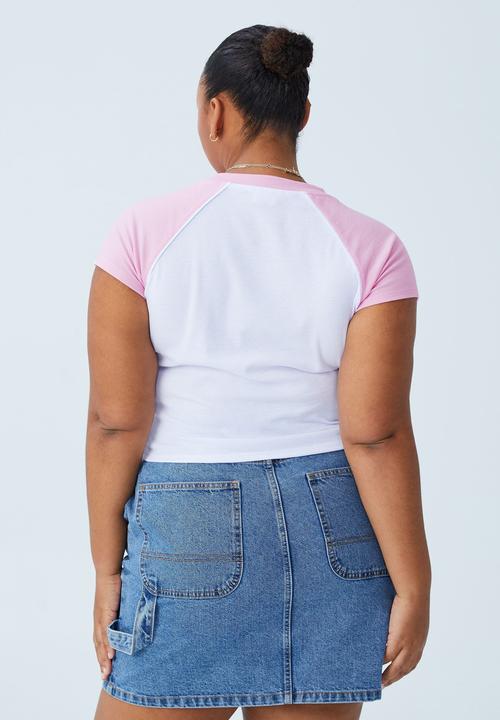 Cotton On - Curve amber raglan short sleeve tee - white & smokey pink