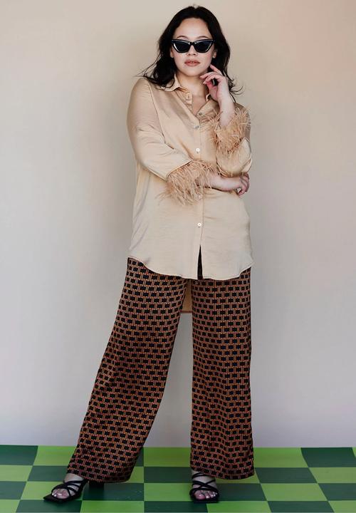 Me&B - Satin shirt with colour feathers - tan