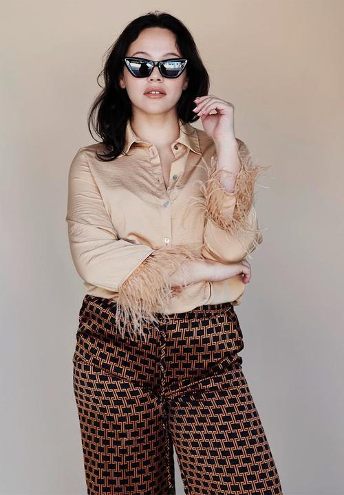 Me&B - Satin shirt with colour feathers - tan