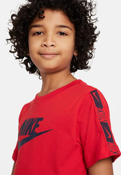 Nike - B nsw repeat short sleeve tee - university red/midnight navy