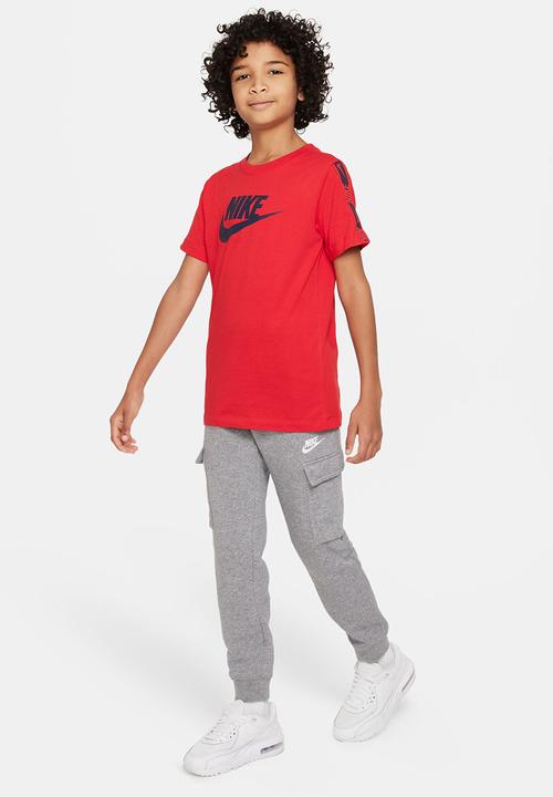 Nike - B nsw repeat short sleeve tee - university red/midnight navy