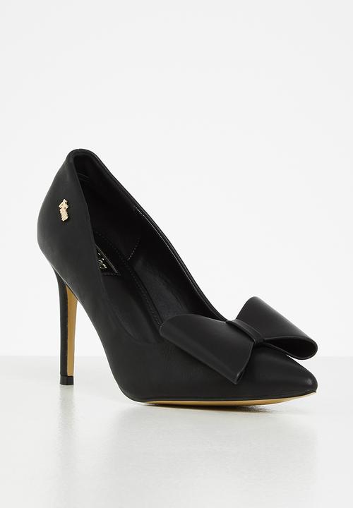 Plum - Minnie barely there court heel - black