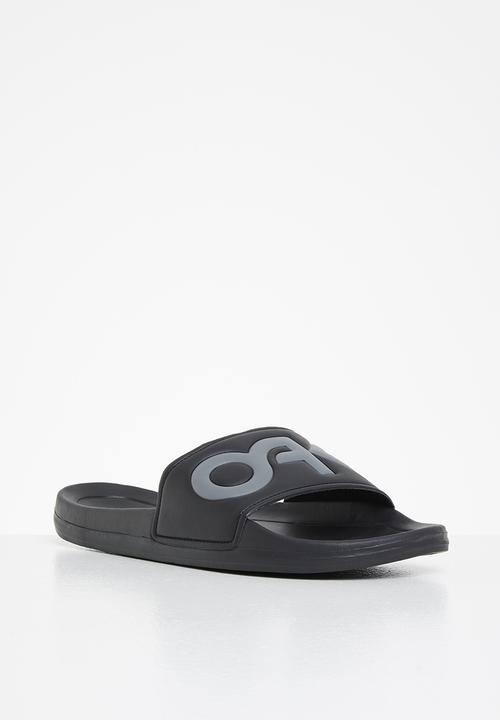 Oakley - Summerville slide - blackout