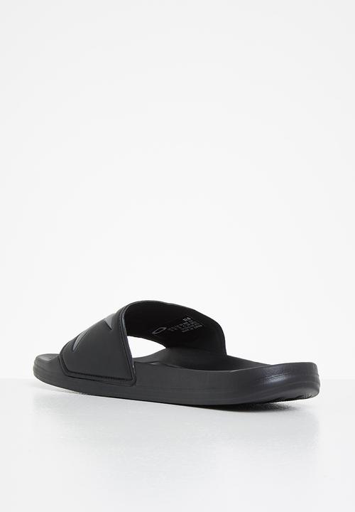 Oakley - Summerville slide - blackout