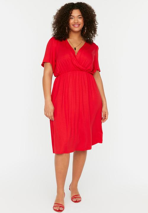 Trendyol - Plus v-neck flowy knit dress - red