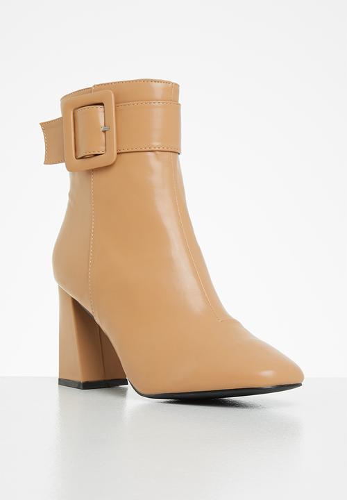 Z_Code_Z - Ava big buckle boot - beige