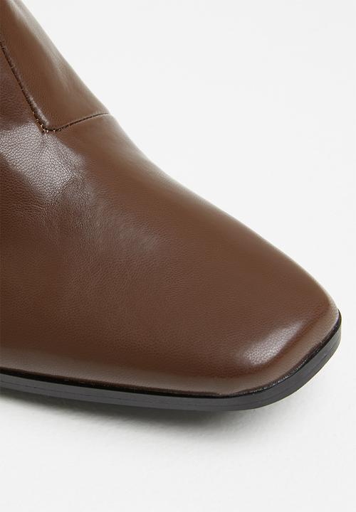 Z_Code_Z - Olivia set-back heeled ankle boot - brown