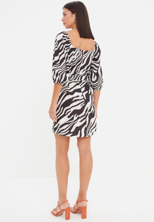 Trendyol - Belted zebra print dress - black