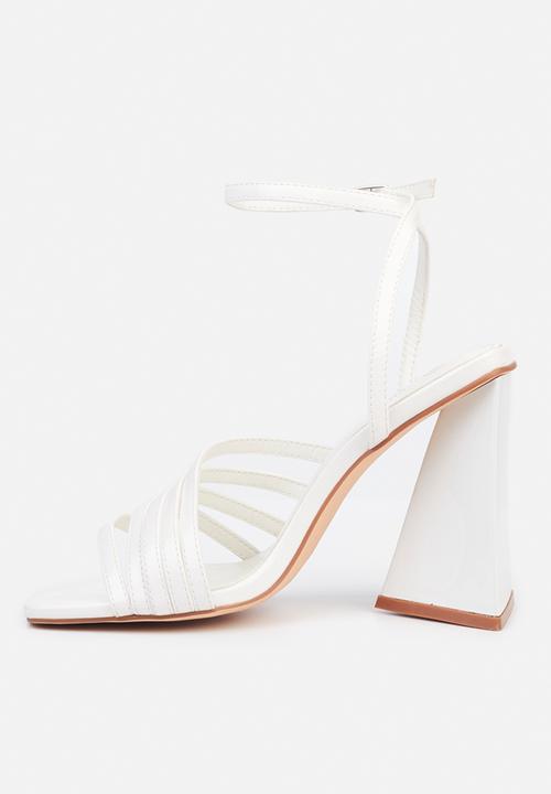 Miss Black - Trilogy1 block heel - white
