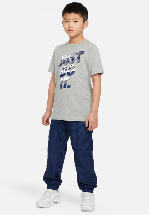 Nike - U nsw tee core brandmark 1 - dk grey heather