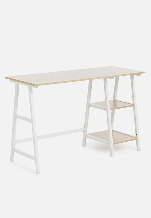 Sixth Floor - Nova desk - natural