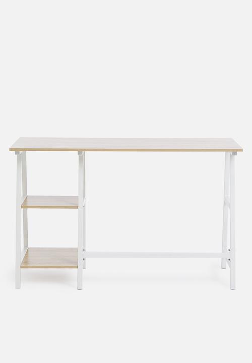 Sixth Floor - Nova desk - natural