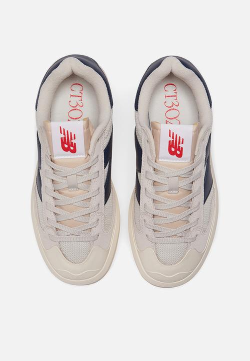 New Balance  - Radically classic - moonbeam 