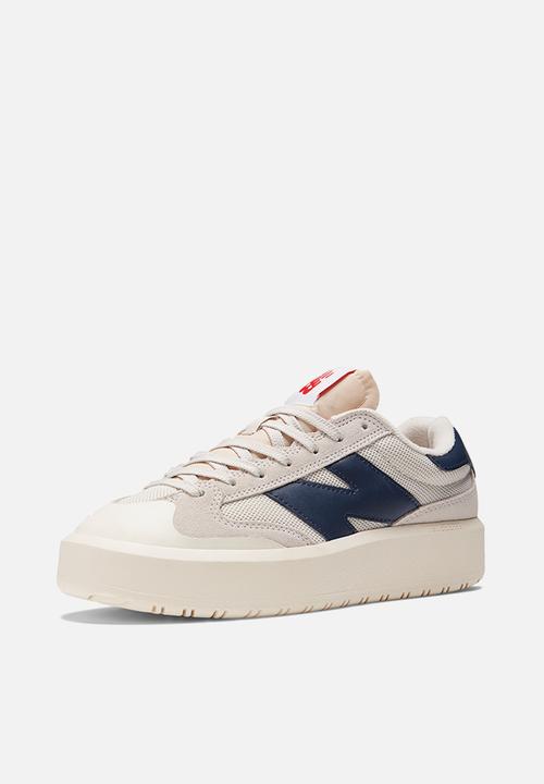 New Balance  - Radically classic - moonbeam 
