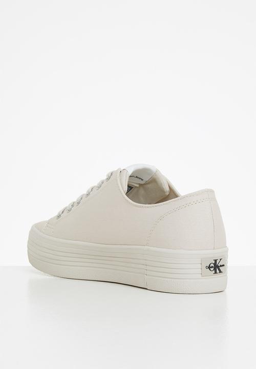 Calvin Klein - Vulcanized flatform laceup co - eggshell
