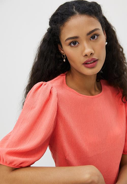 MILLA - Textured puff sleeve boxy top - rose
