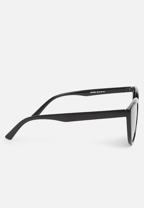 Superbalist - Lizzie cateye sunglasses - black
