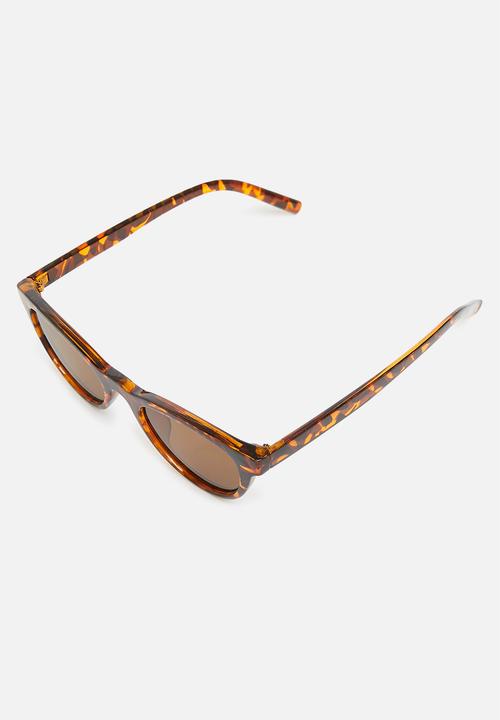 Superbalist - Alexa cateye sunglasses - brown