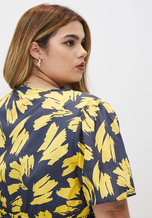Superbalist - Fit and flare midi dress - yellow mono leaf